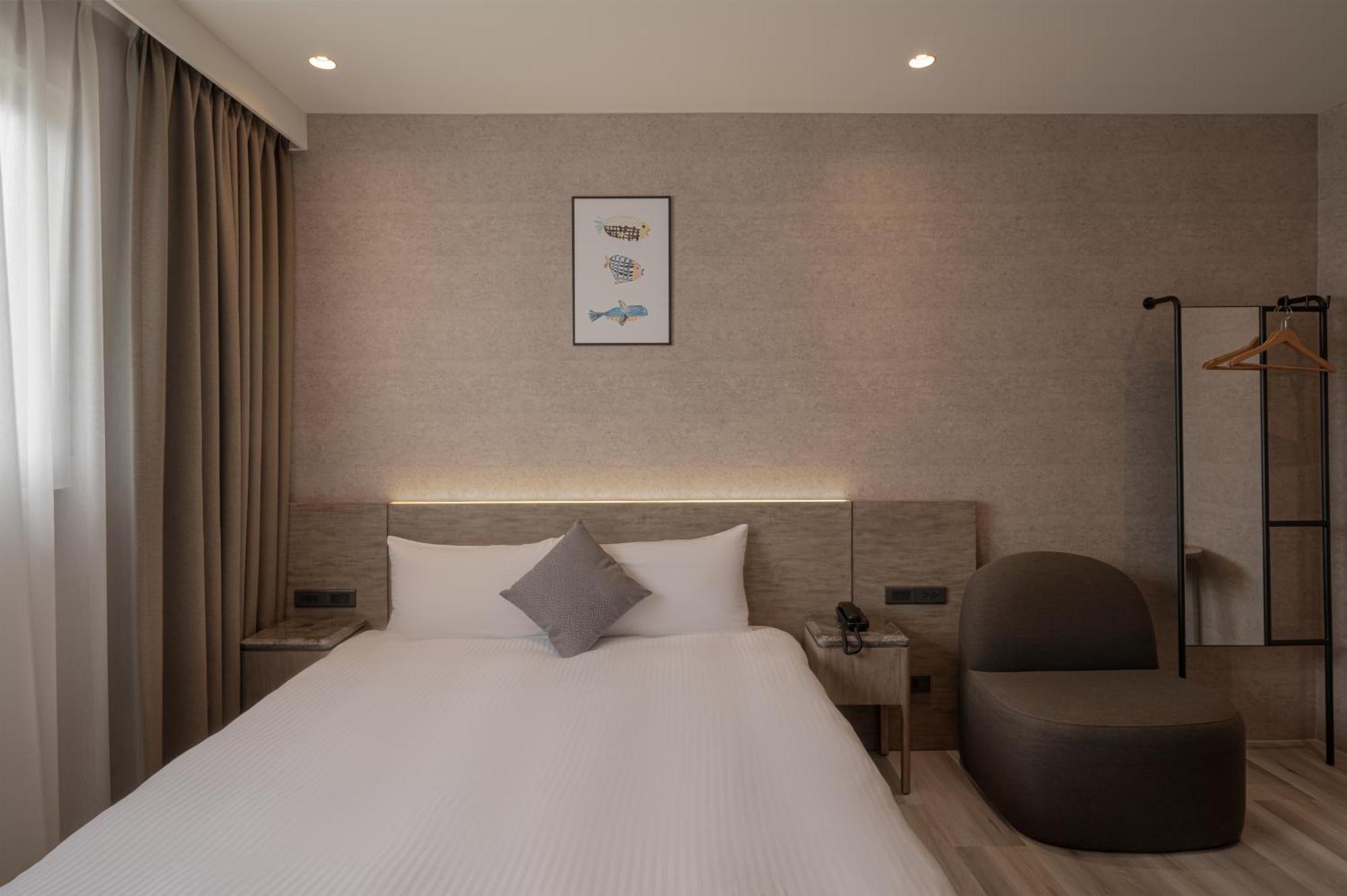 In Joy Hotel Тайчжун Экстерьер фото