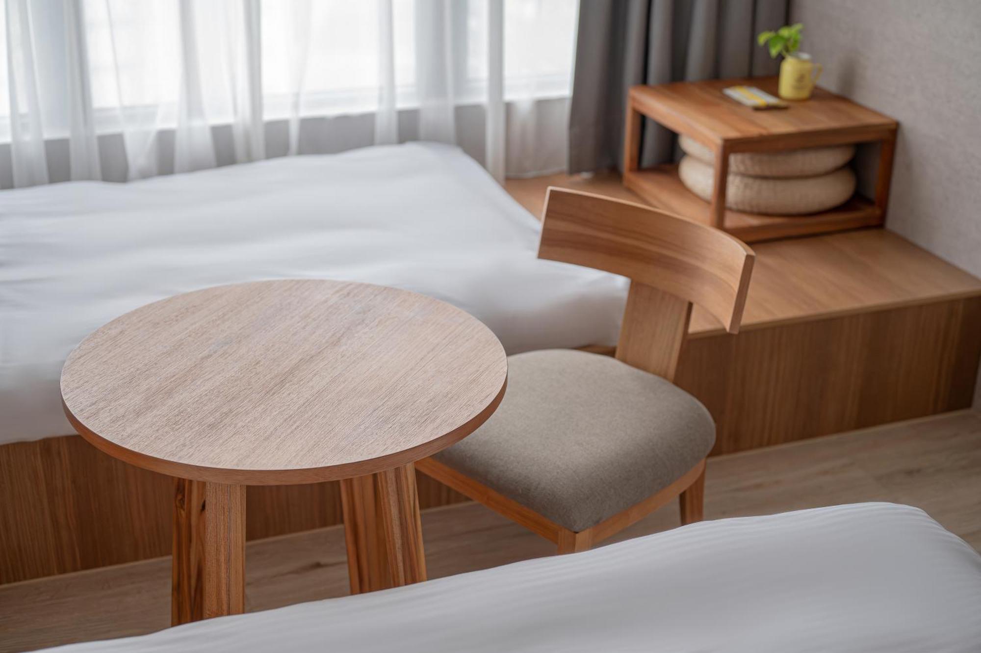 In Joy Hotel Тайчжун Экстерьер фото