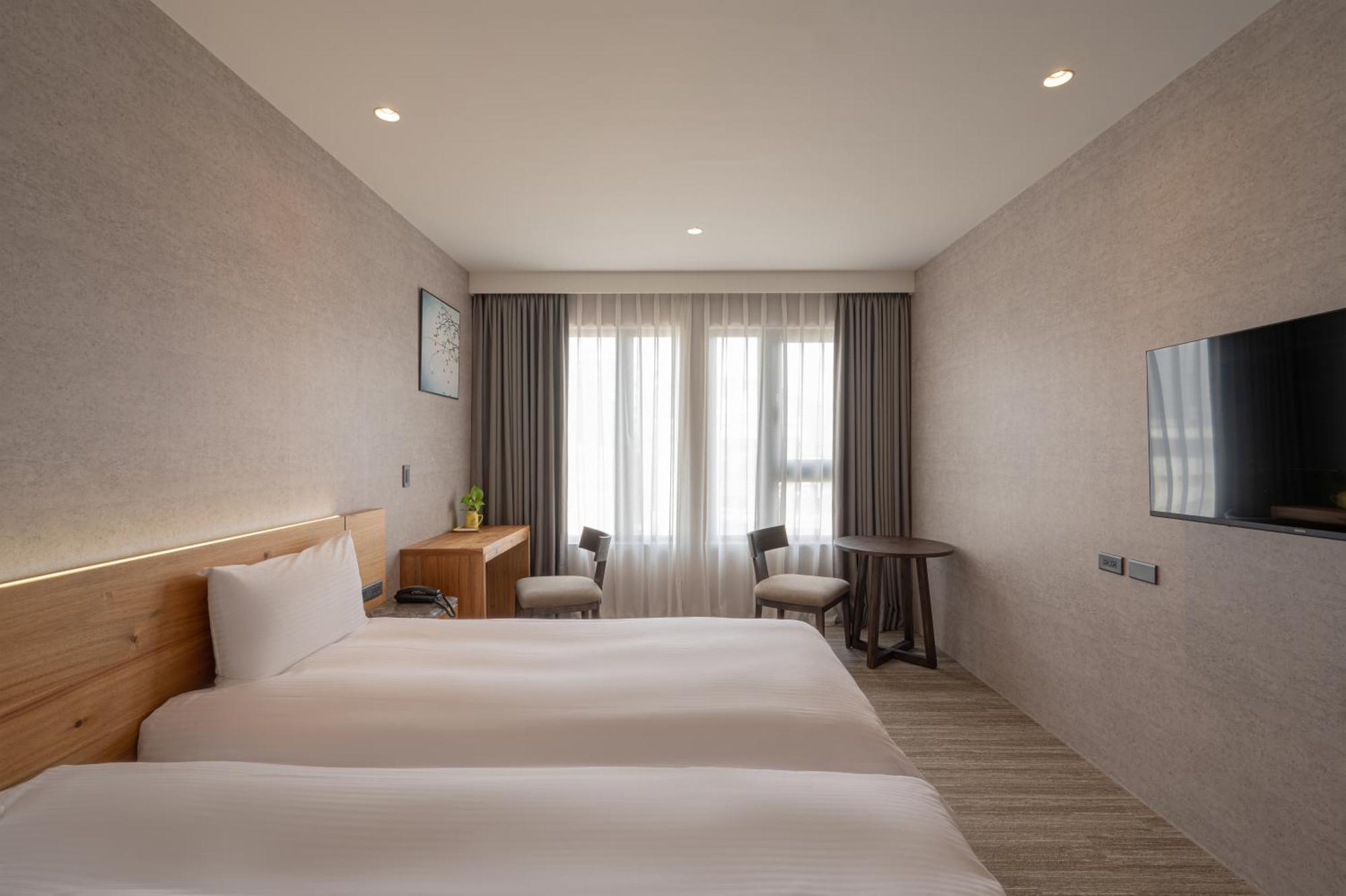 In Joy Hotel Тайчжун Экстерьер фото
